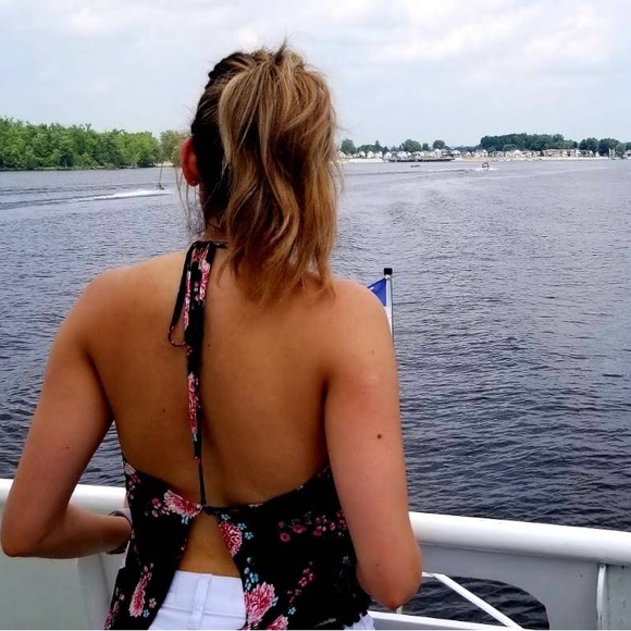 Black and pink floral top - Picture 2 of 6